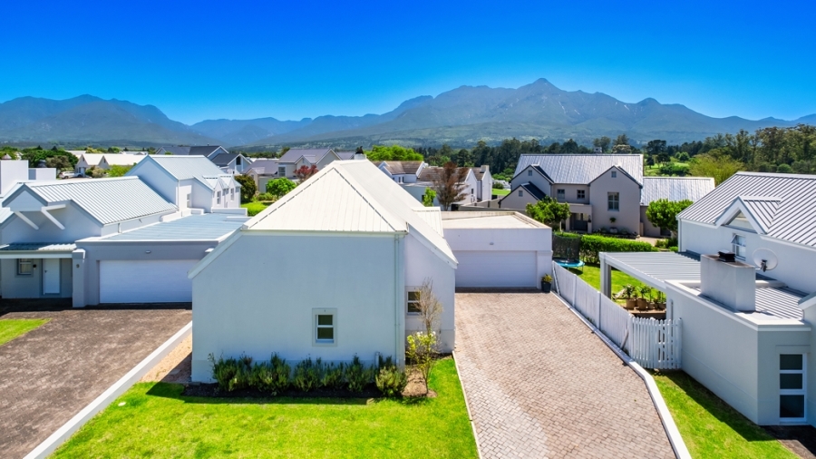 To Let 3 Bedroom Property for Rent in Kingswood Golf Estate Western Cape
